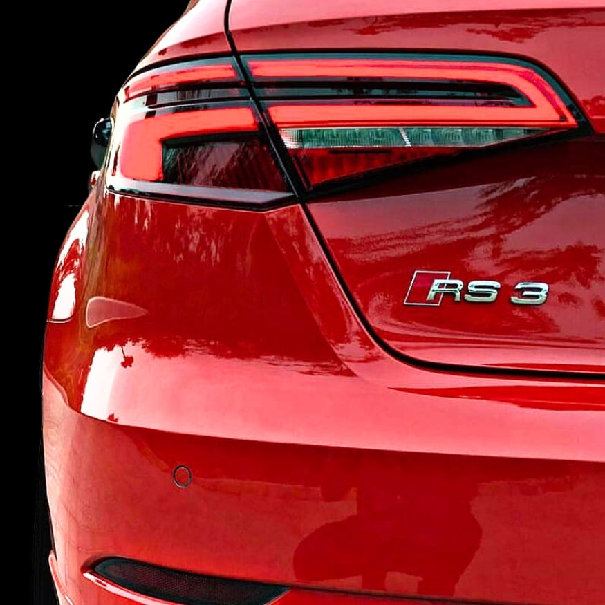 Logo / Emblem Audi RS3 / RS4 / RS5 / RS6 / RS7 / RSQ3 / RSQ8 Schwarz