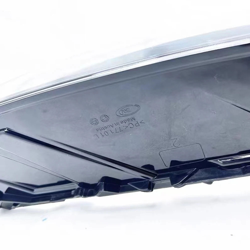 Audi Q7 headlight lens