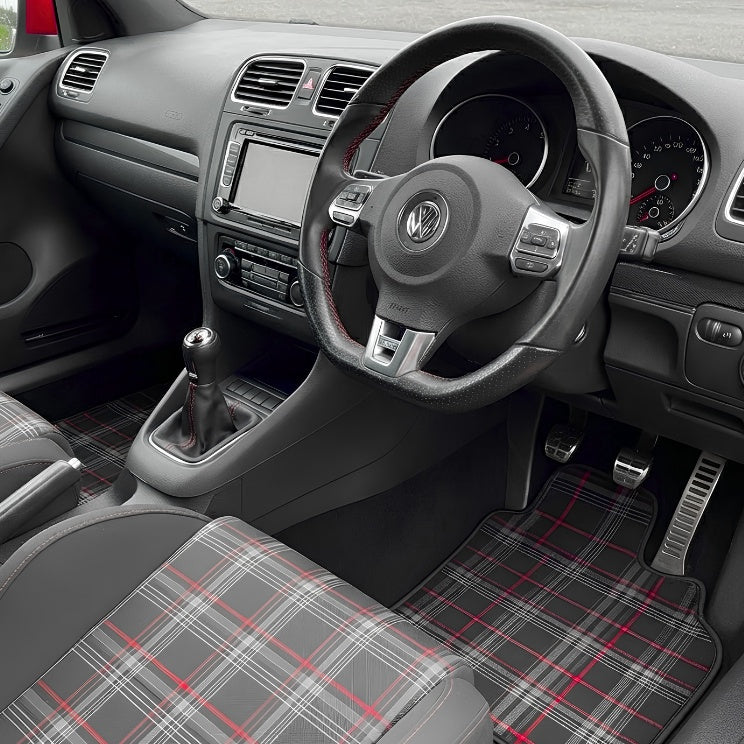 Maßgefertigte VW Golf Fußmatten