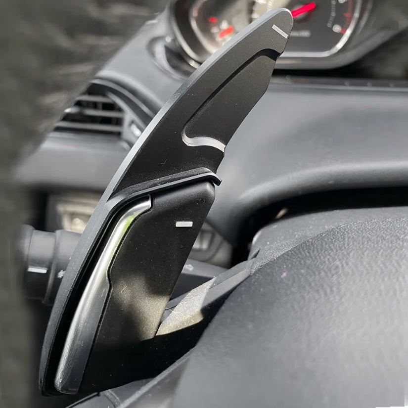 VW Golf 8 Aluminium-Lenkrad-Schaltwippen